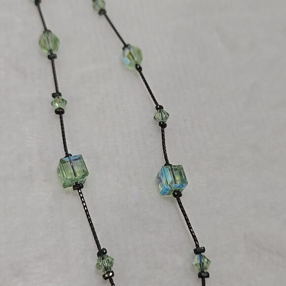 Green Crystal Necklace - Picture 4 of 7